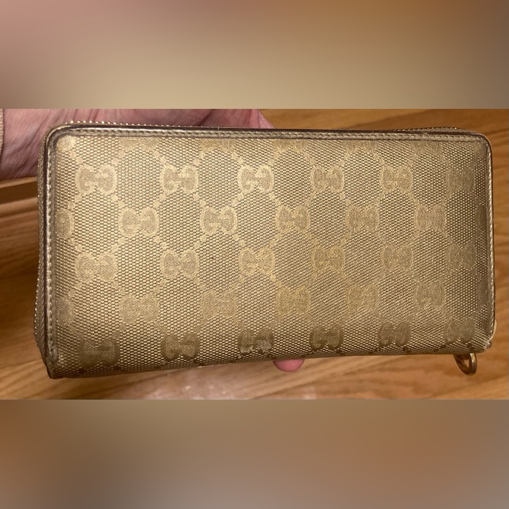 Gucci GG Imprime Metallic Gold Zip Around Wallet EUC!!! - Picture 13 of 16